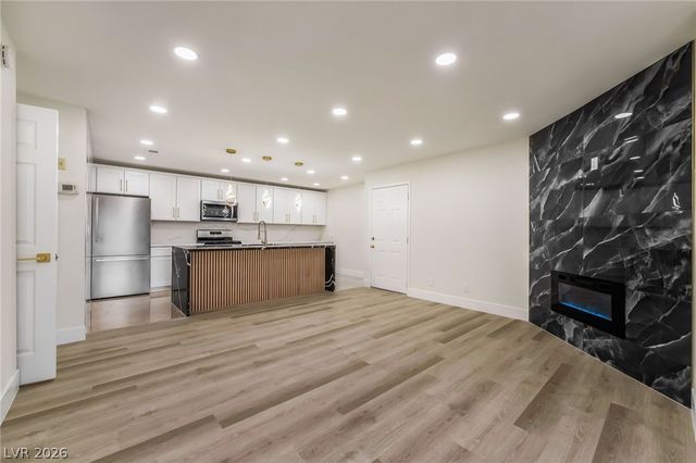 2200 South Fort Apache Road 2073, Las Vegas, NV 89117