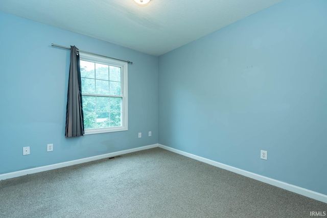 5704 W Vinca Ln, Ellettsville, IN 47429