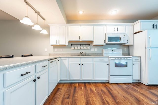 5704 W Vinca Ln, Ellettsville, IN 47429