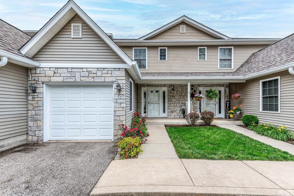 5704 W Vinca Ln, Ellettsville, IN 47429