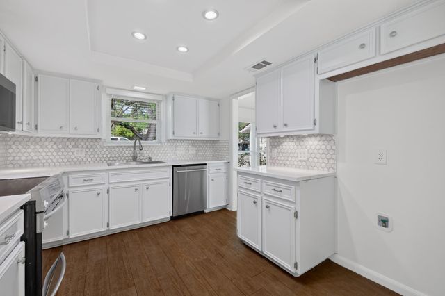 1317 Wilson Heights DR, Austin, TX 78746