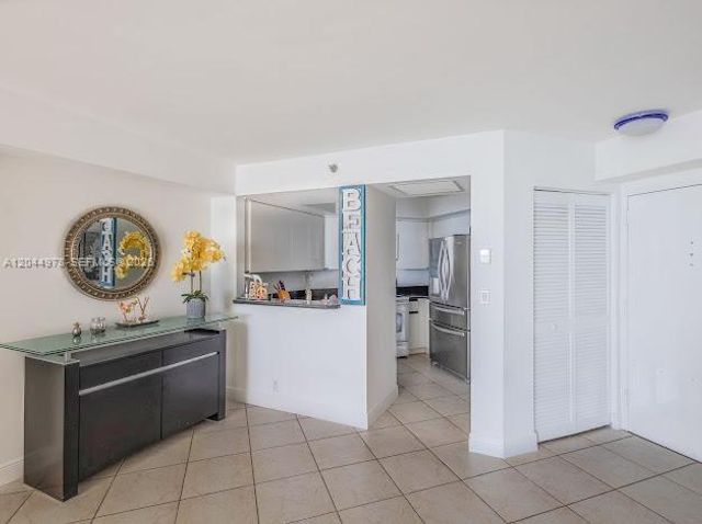 6767 Collins Avenue 1608, Miami Beach, FL 33141