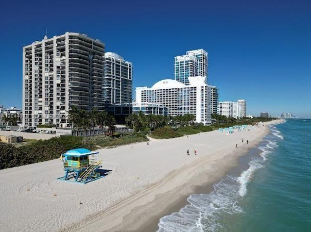 6767 Collins Avenue 1608, Miami Beach, FL 33141