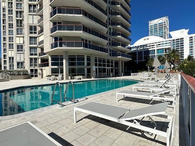 6767 Collins Avenue 1608, Miami Beach, FL 33141