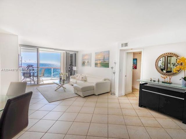 6767 Collins Avenue 1608, Miami Beach, FL 33141