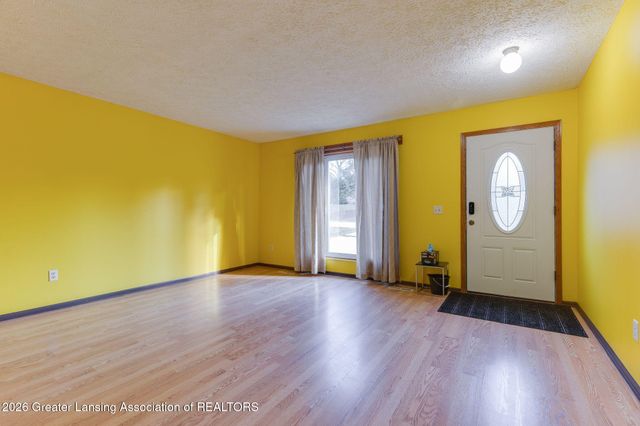 2127 Robinson Road, Lansing, MI 48910