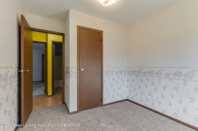 2127 Robinson Road, Lansing, MI 48910