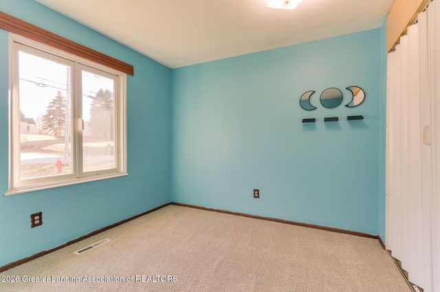 2127 Robinson Road, Lansing, MI 48910