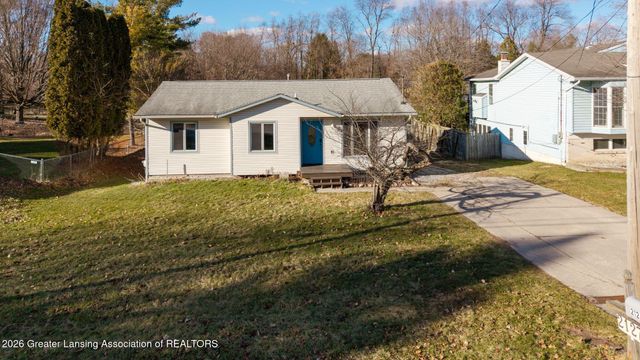 2127 Robinson Road, Lansing, MI 48910
