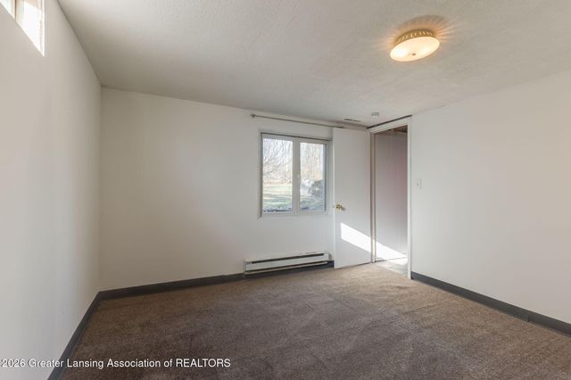 2127 Robinson Road, Lansing, MI 48910