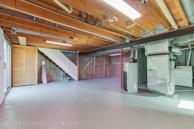 2127 Robinson Road, Lansing, MI 48910