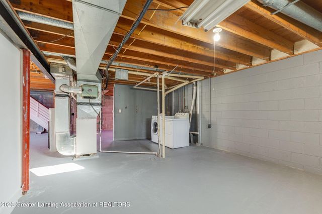 2127 Robinson Road, Lansing, MI 48910