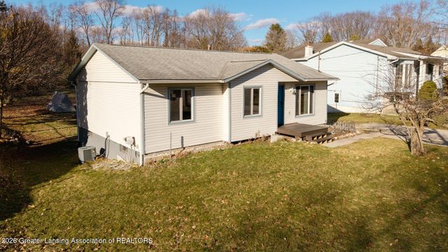 2127 Robinson Road, Lansing, MI 48910