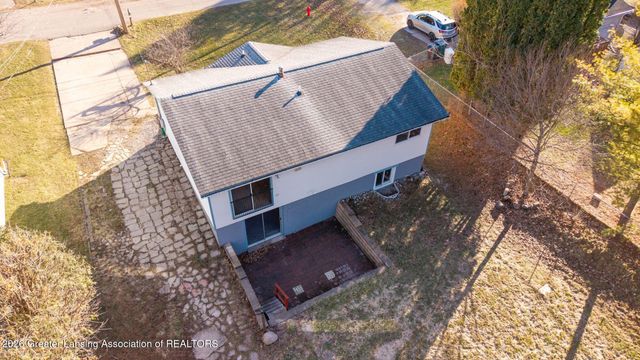 2127 Robinson Road, Lansing, MI 48910