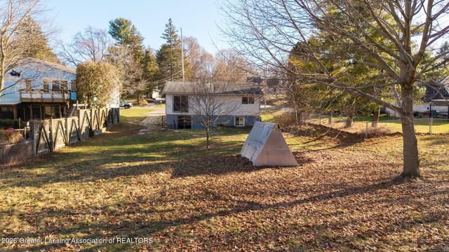 2127 Robinson Road, Lansing, MI 48910