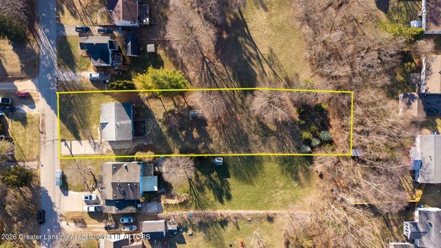 2127 Robinson Road, Lansing, MI 48910