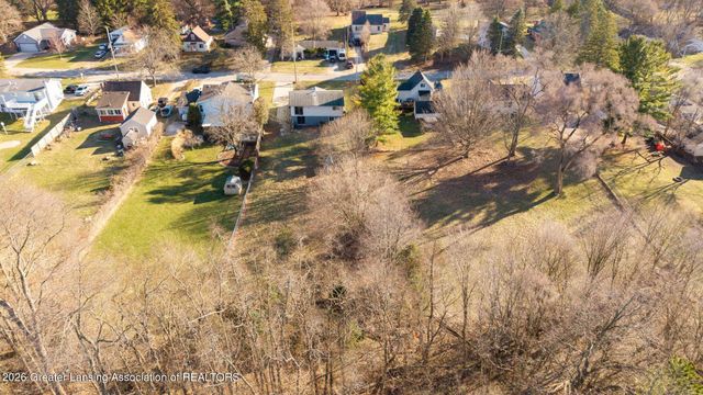 2127 Robinson Road, Lansing, MI 48910