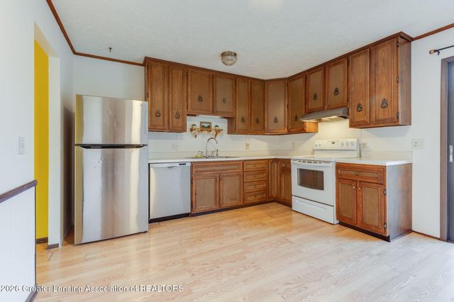 2127 Robinson Road, Lansing, MI 48910