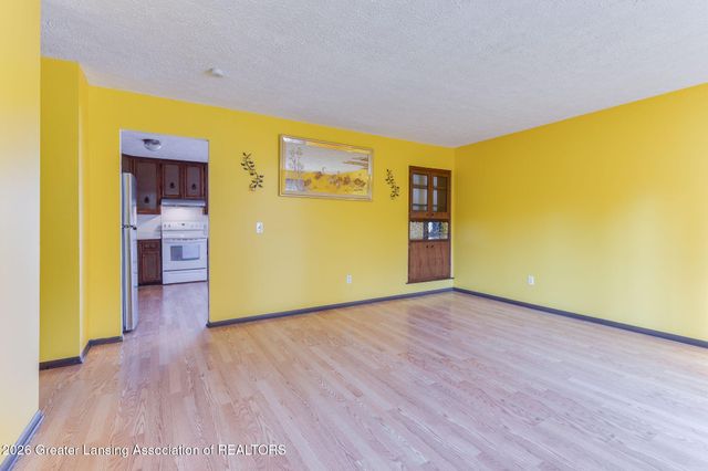 2127 Robinson Road, Lansing, MI 48910