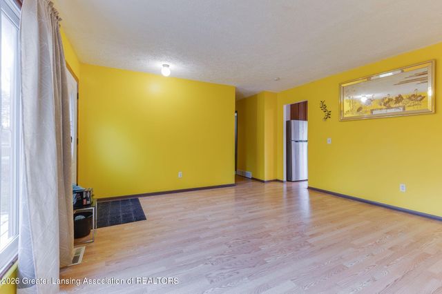 2127 Robinson Road, Lansing, MI 48910