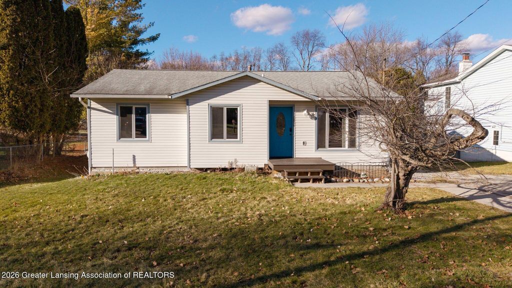 2127 Robinson Road, Lansing, MI 48910
