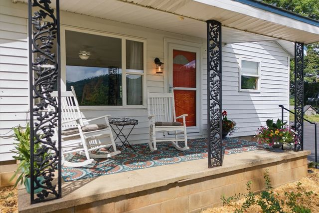 6 Ledford Chapel Road, Hayesville, NC 28904