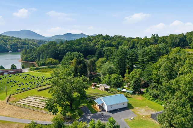 6 Ledford Chapel Road, Hayesville, NC 28904