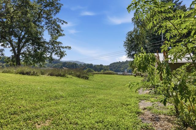 6 Ledford Chapel Road, Hayesville, NC 28904