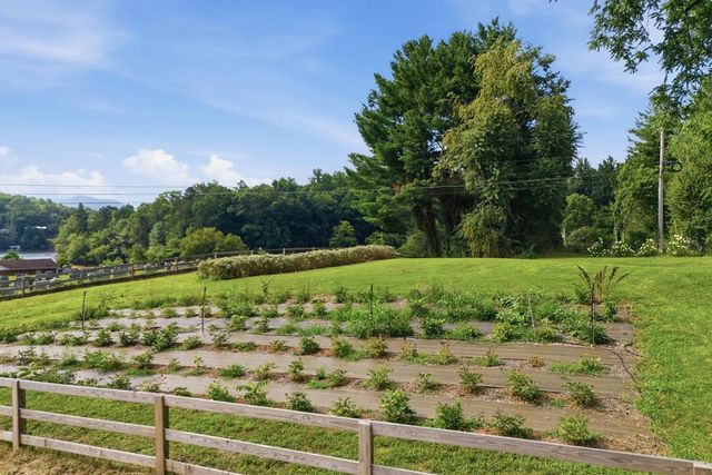 6 Ledford Chapel Road, Hayesville, NC 28904