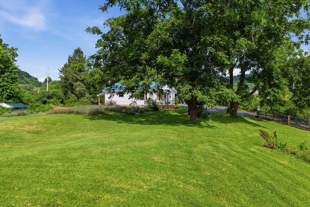 6 Ledford Chapel Road, Hayesville, NC 28904