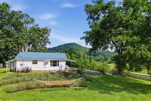 6 Ledford Chapel Road, Hayesville, NC 28904