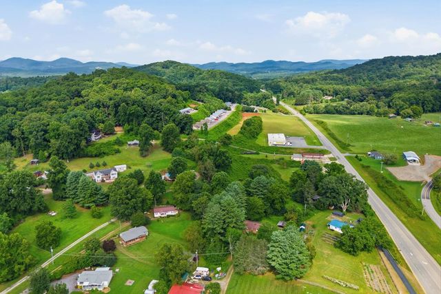 6 Ledford Chapel Road, Hayesville, NC 28904
