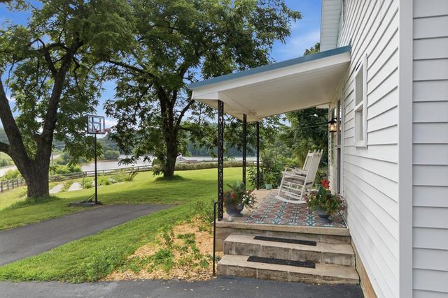 6 Ledford Chapel Road, Hayesville, NC 28904