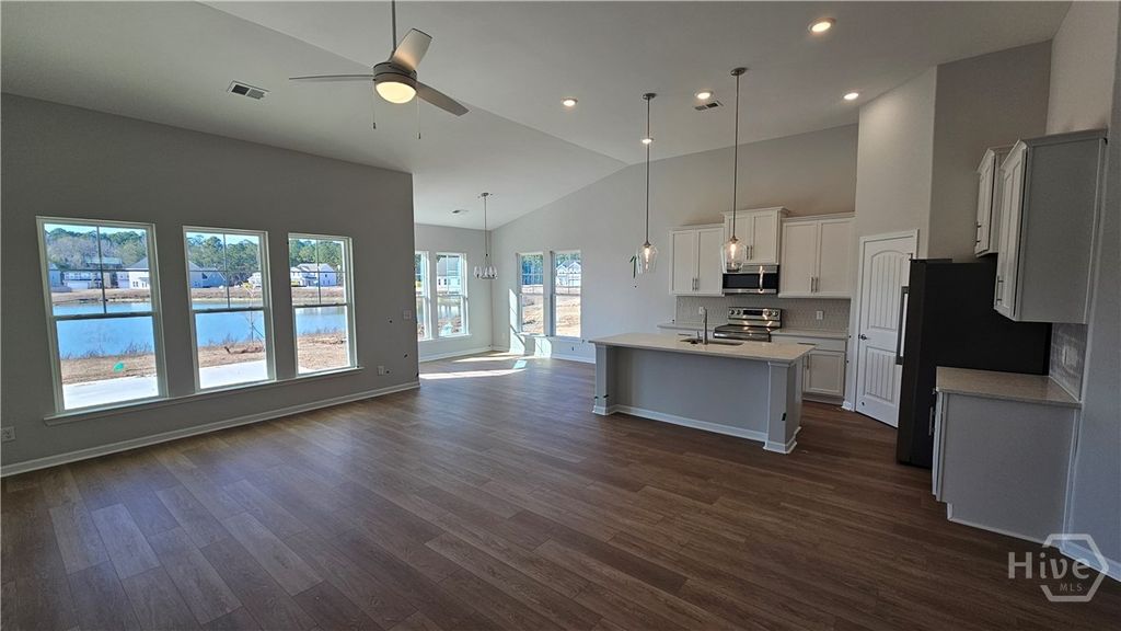 Image 3 of property listing at 183 Brookline Drive, Savannah, GA 31407