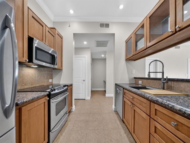 1010 Rosine Street 22, Houston, TX 77019