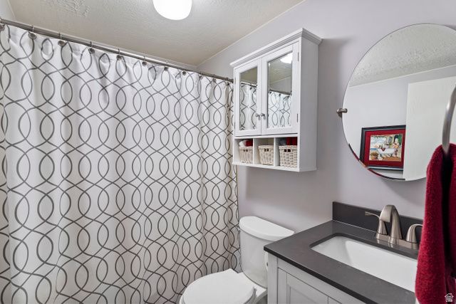 2477 N 1050 W, Clinton, UT 84015