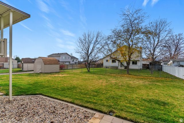 2477 N 1050 W, Clinton, UT 84015