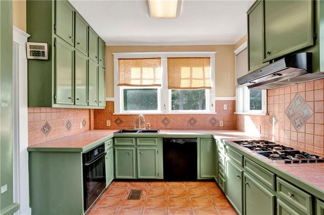 4 Demouy Avenue, Mobile, AL 36606