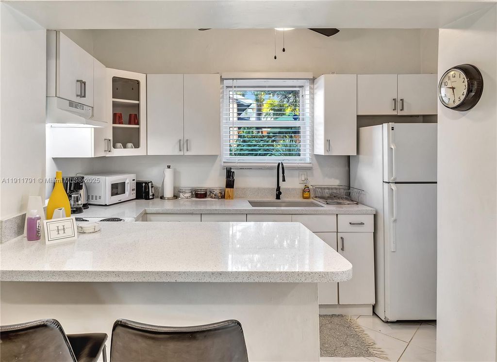 1947 Adams St, Hollywood, FL 33020