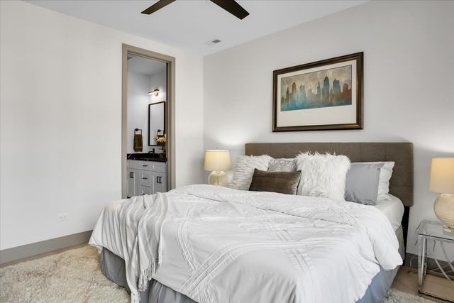 4235 S Champlain Avenue 1N, Chicago, IL 60653