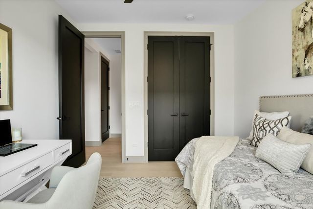 4235 S Champlain Avenue 1N, Chicago, IL 60653