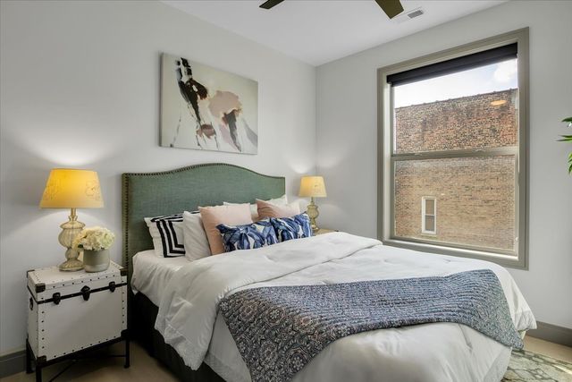 4235 S Champlain Avenue 1N, Chicago, IL 60653