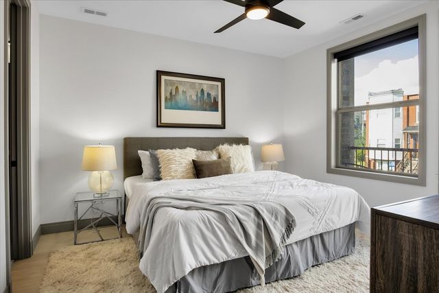 4235 S Champlain Avenue 1N, Chicago, IL 60653