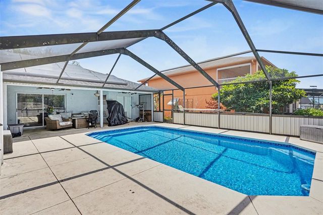 1464 BLUFF LOOP, Dundee, FL 33838