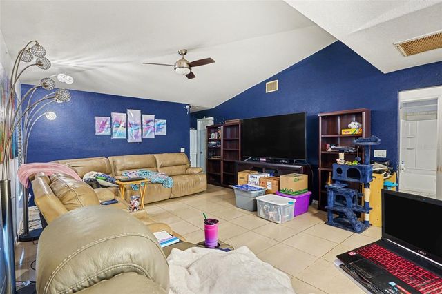 1464 BLUFF LOOP, Dundee, FL 33838