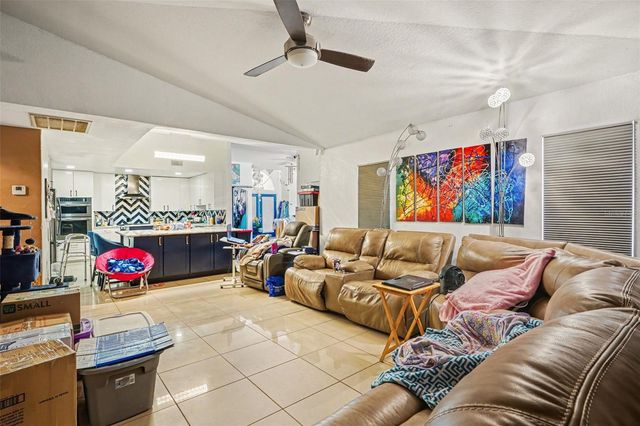 1464 BLUFF LOOP, Dundee, FL 33838