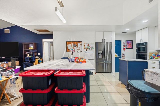 1464 BLUFF LOOP, Dundee, FL 33838