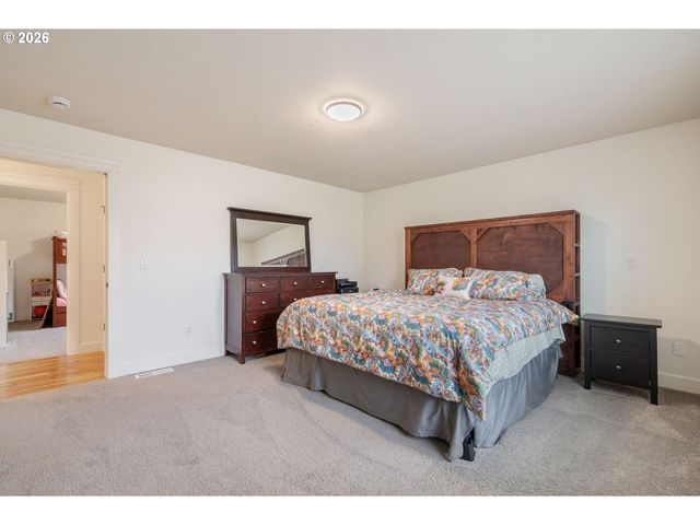 270 RAINBOW Way, Kelso, WA 98626