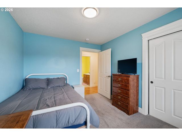 270 RAINBOW Way, Kelso, WA 98626