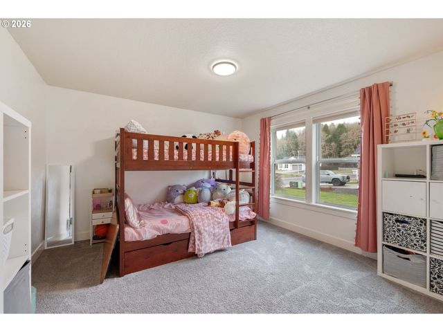 270 RAINBOW Way, Kelso, WA 98626